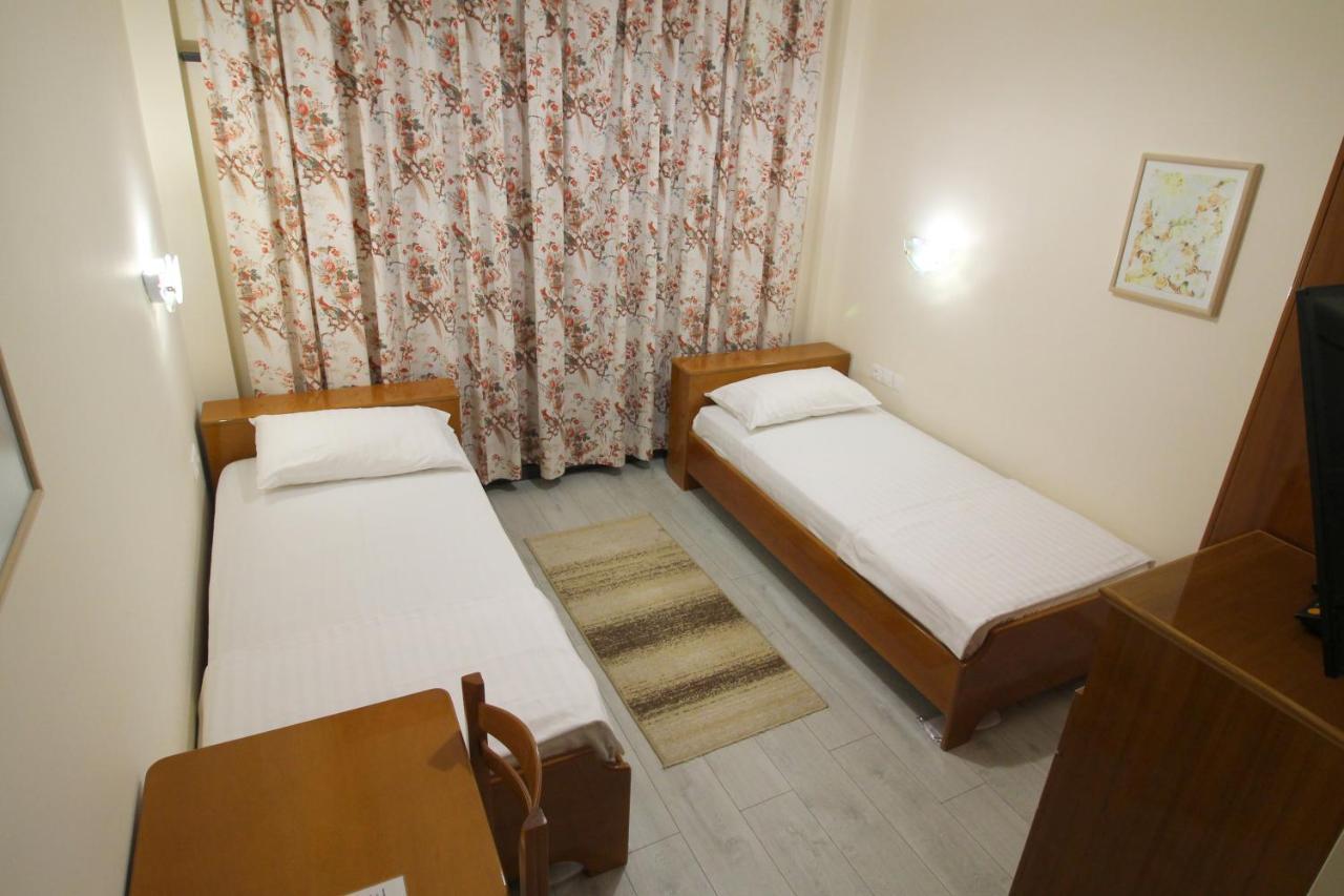 阿里酒店 Sarandë 外观 照片